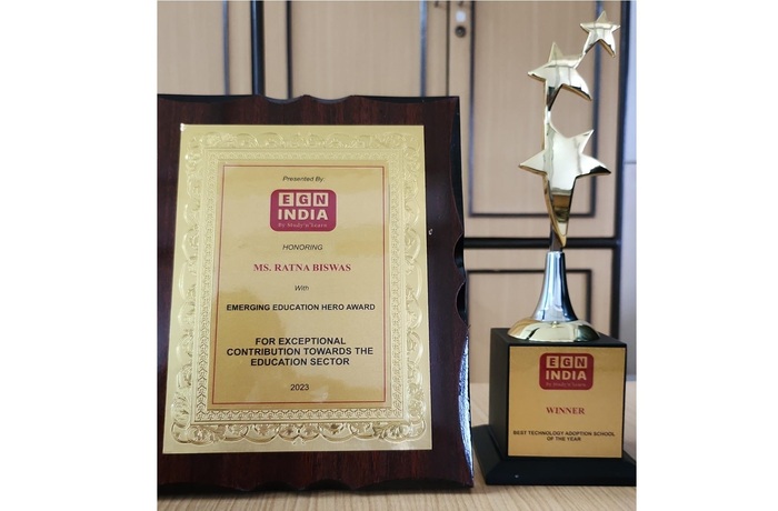 Best Technology Adoption School of the Year Trophy & Emerging Education Hero Award 1 